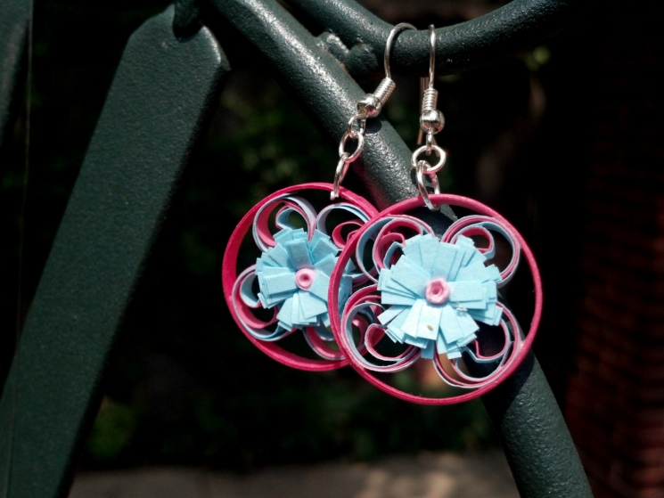 pink and blue earrings, blue daisy earrings, paper filigree earrings