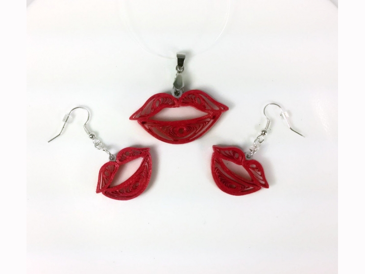 paper lips, paper kiss, paper quilled jewelry, handmade jewelry, eco friendly