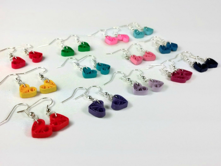 small hearts, many colors, wedding colors, simple earrings, minimal earrings