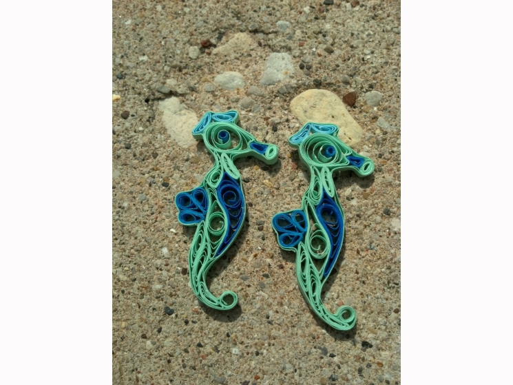 paper quilled seahorse earrings, beach earrings, paper seahorse, paper earrings