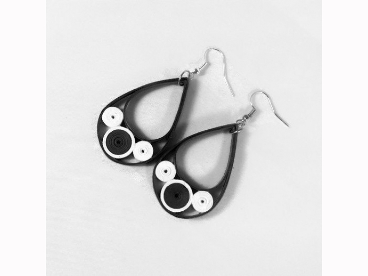 black teardrop earrings, modern earrings, black earrings, drop earrings