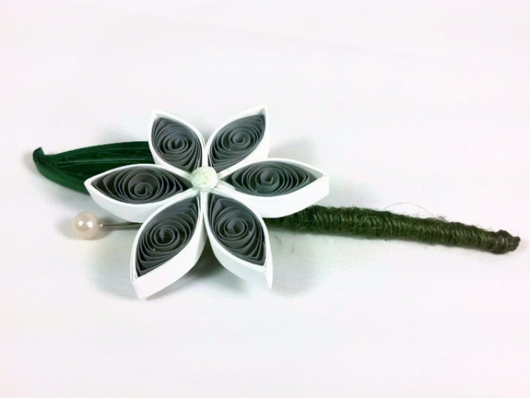 boutonniere alternatives, paper flower buttonhole, gray boutonniere