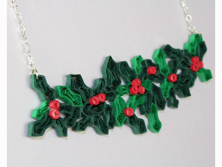 paper jewelry, handmade ivy necklace, Christmas outfit, Christmas holly and ivy