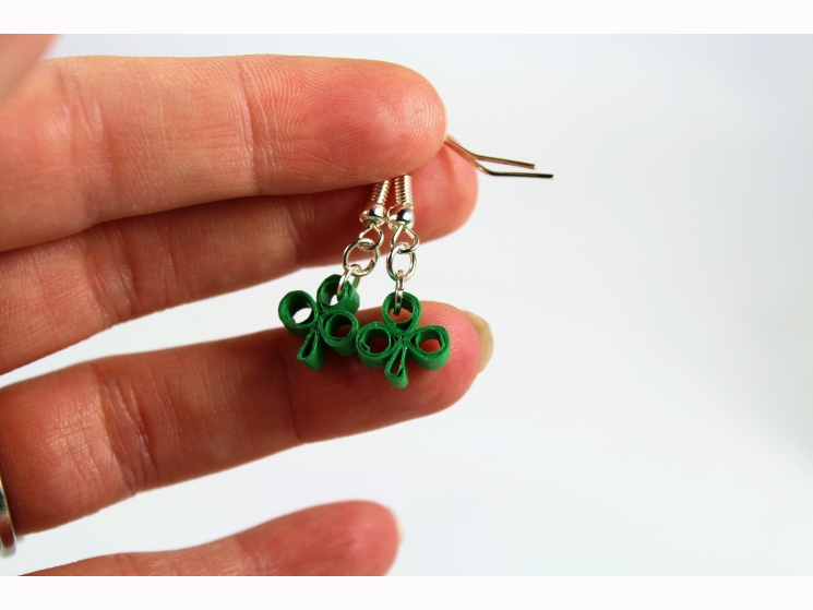 shamrock earrings, handmade earrings, handmade jewelry, paper quilled earrings