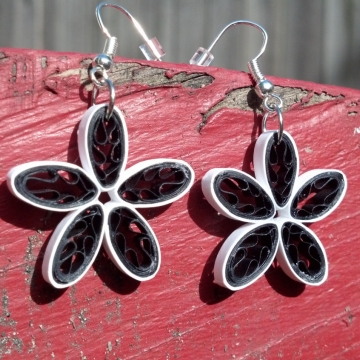 paper quilled daisy flower earrings, paper quilling earrings, daisy earrings