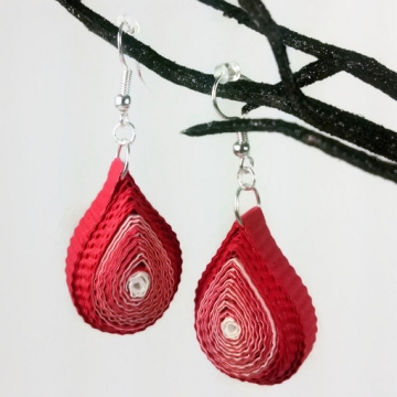 red drop earrings, red paper quilling earrings, paper quilled flame earrings