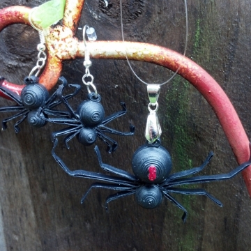 quilled spider jewelry, Halloween spider, paper quilling jewelry set, arachnid